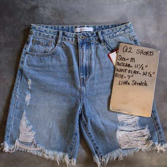 New w/Tags Q2 Bermuda Shorts M - Picture 3 of 3